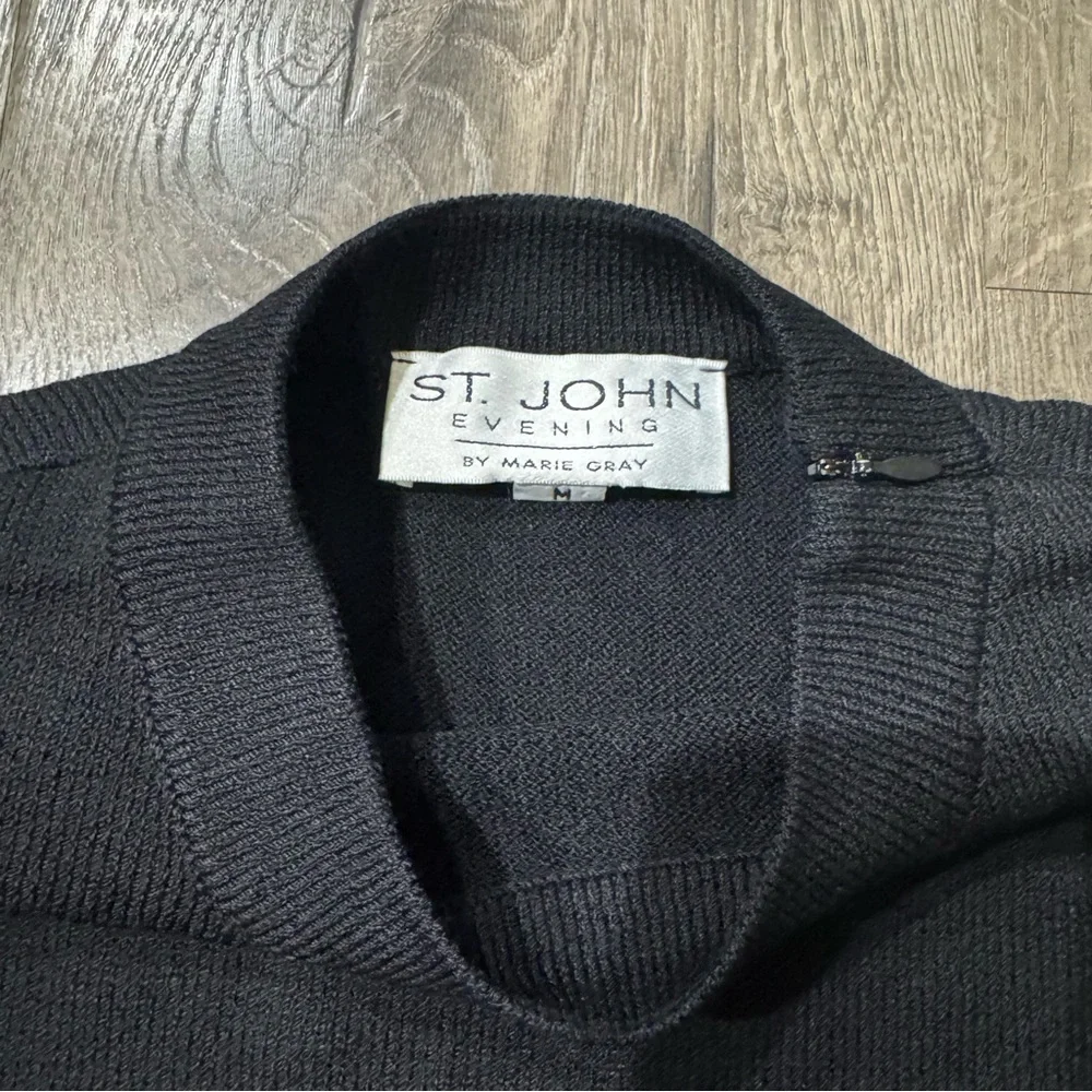 St. John evening solid black Crewneck Sweater side zipper size medium women